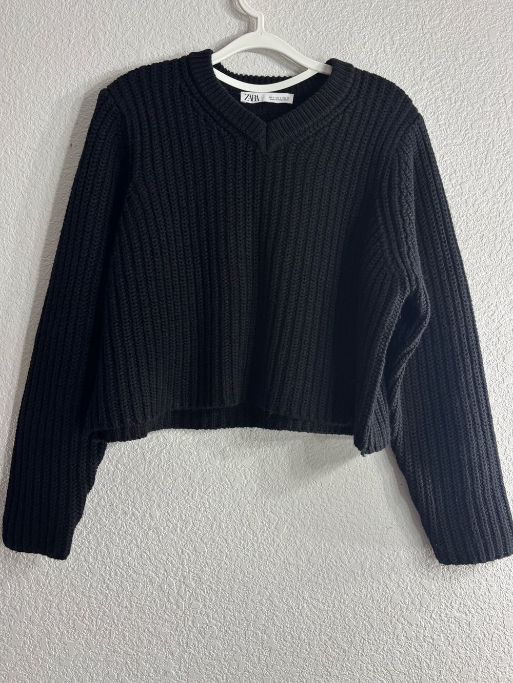 Zara Black Ribbed V-Neck Cropped Knit Sweater Woman S